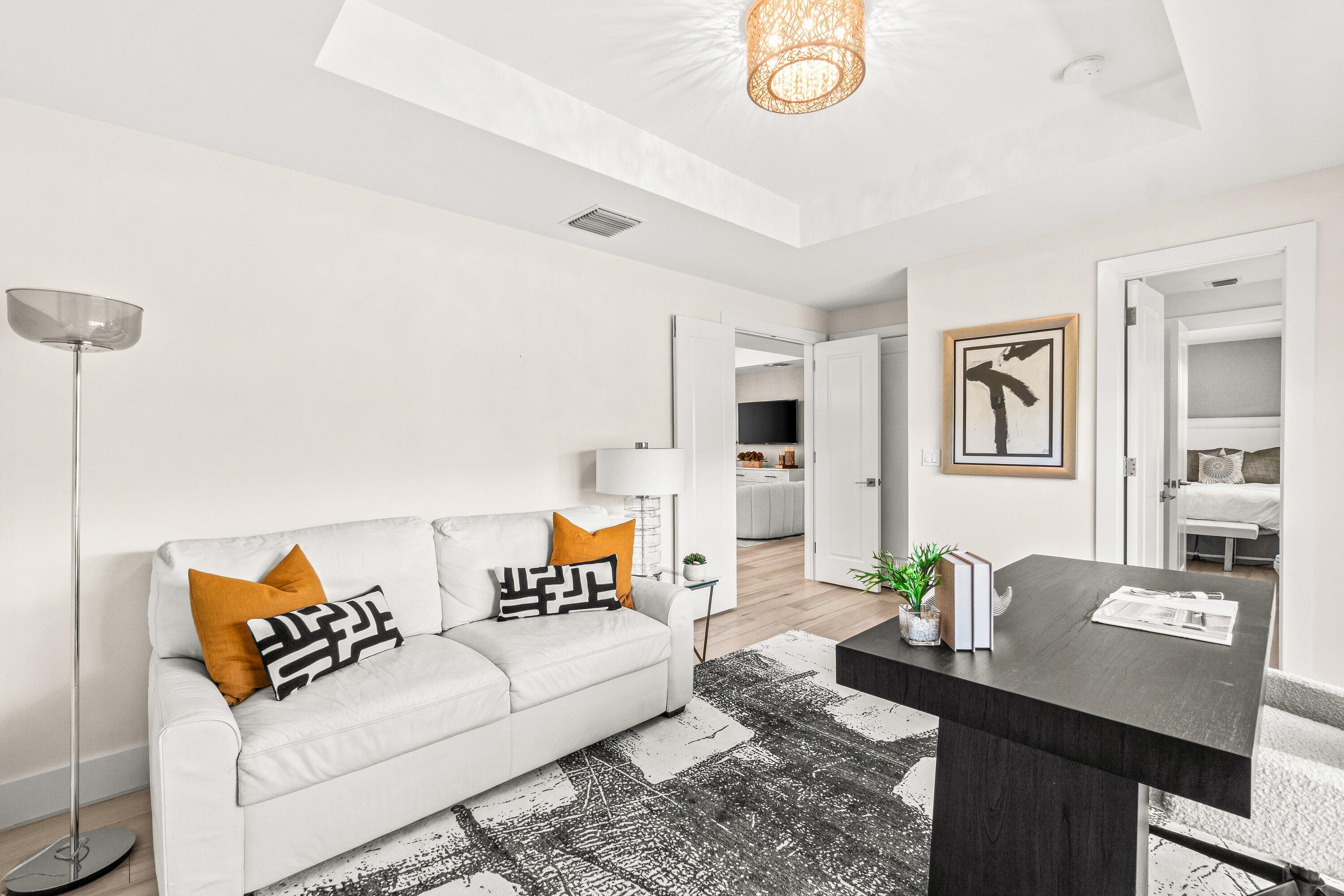 ROYAL PALM YACHT & COUNTRY CLUB - Residential Lease