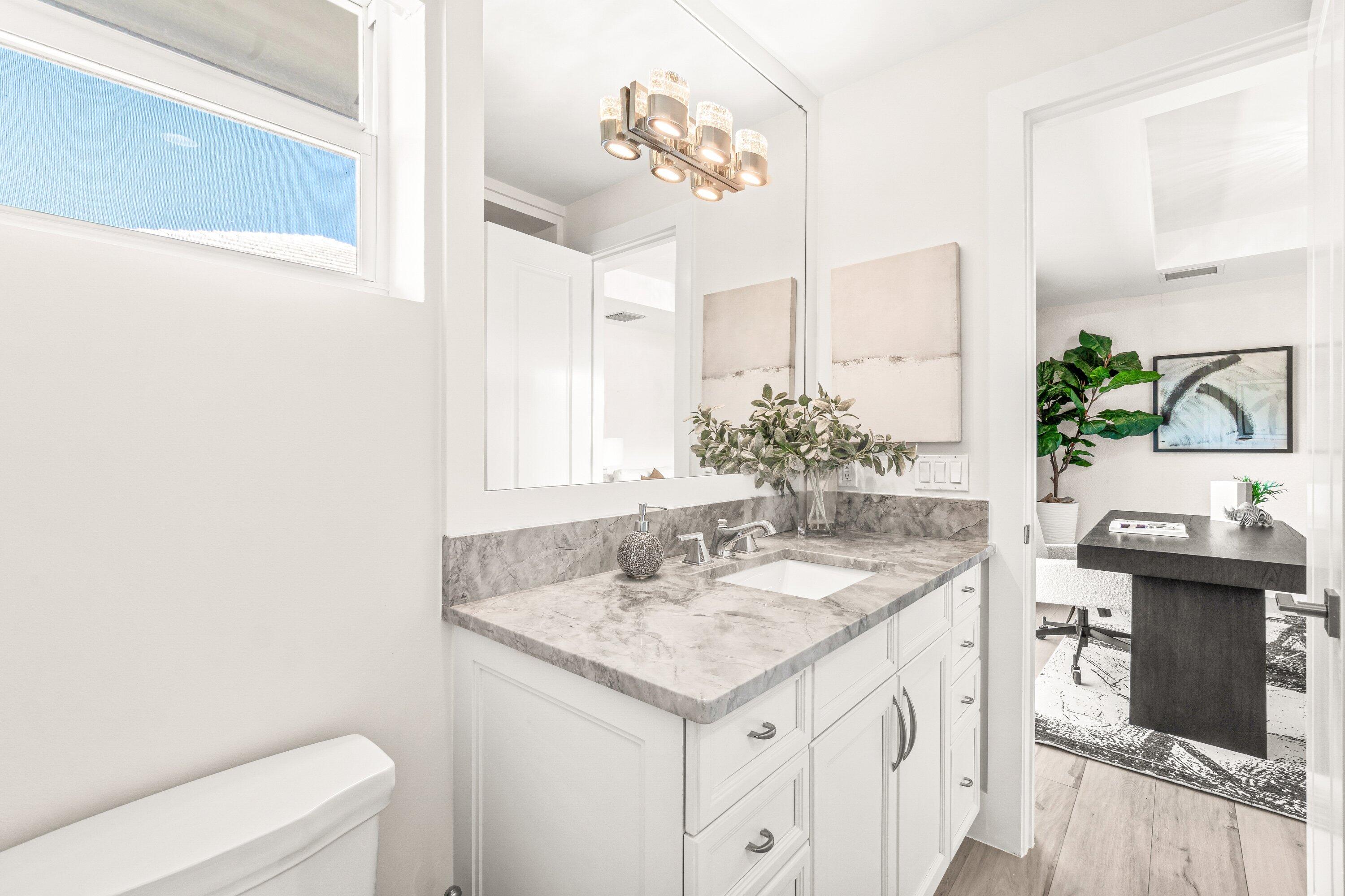 ROYAL PALM YACHT & COUNTRY CLUB - Residential Lease