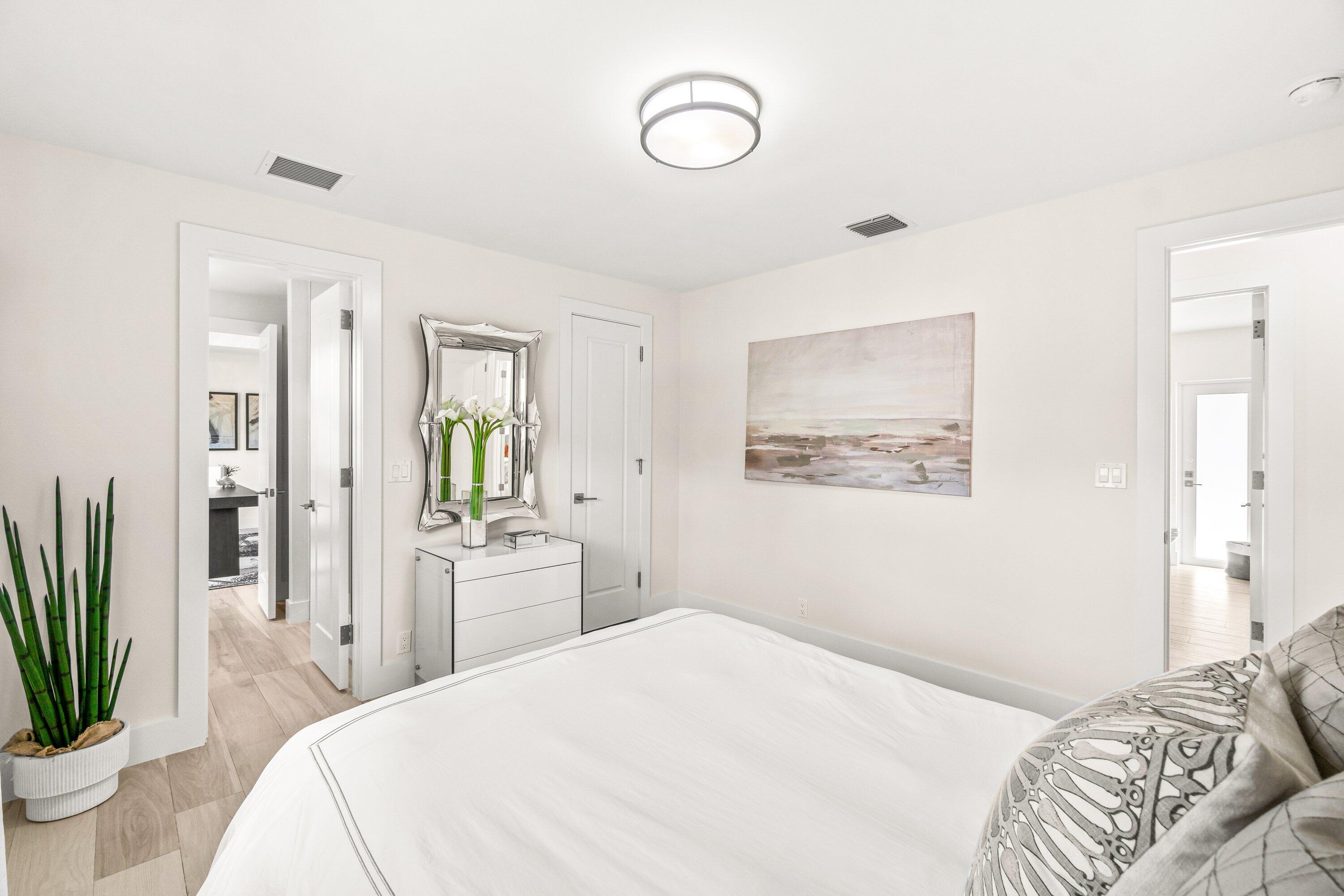 ROYAL PALM YACHT & COUNTRY CLUB - Residential Lease