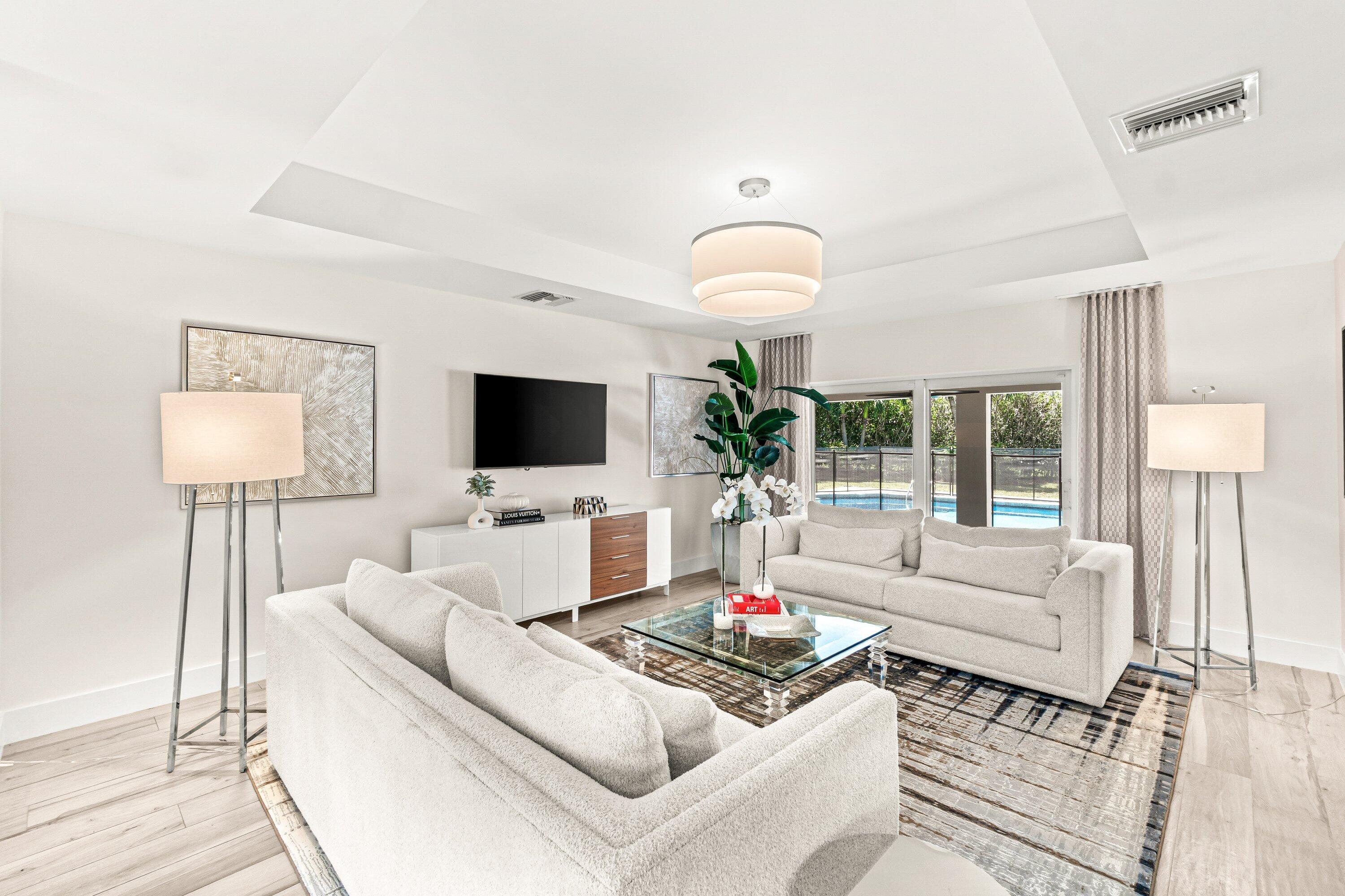 ROYAL PALM YACHT & COUNTRY CLUB - Residential Lease