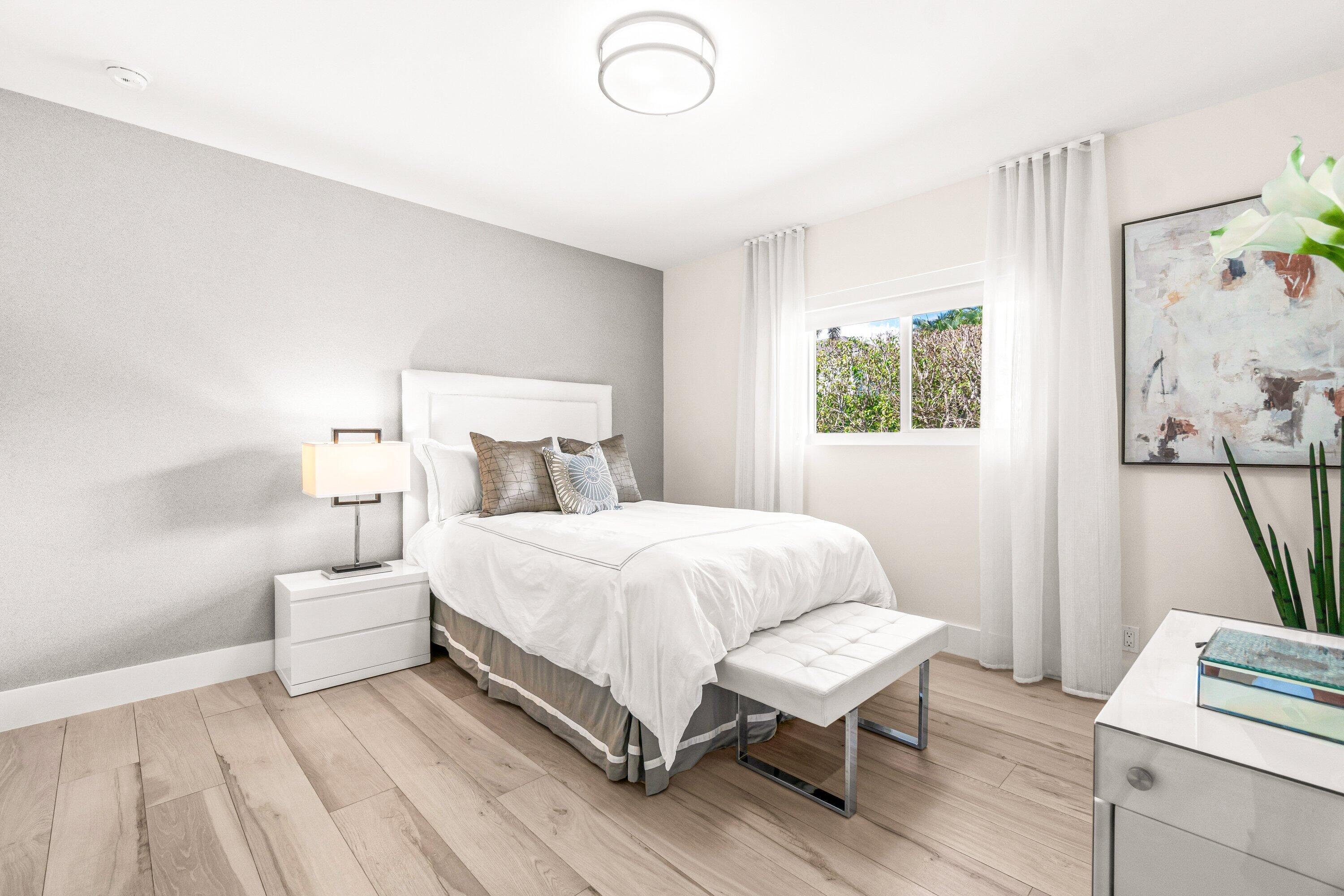 ROYAL PALM YACHT & COUNTRY CLUB - Residential Lease