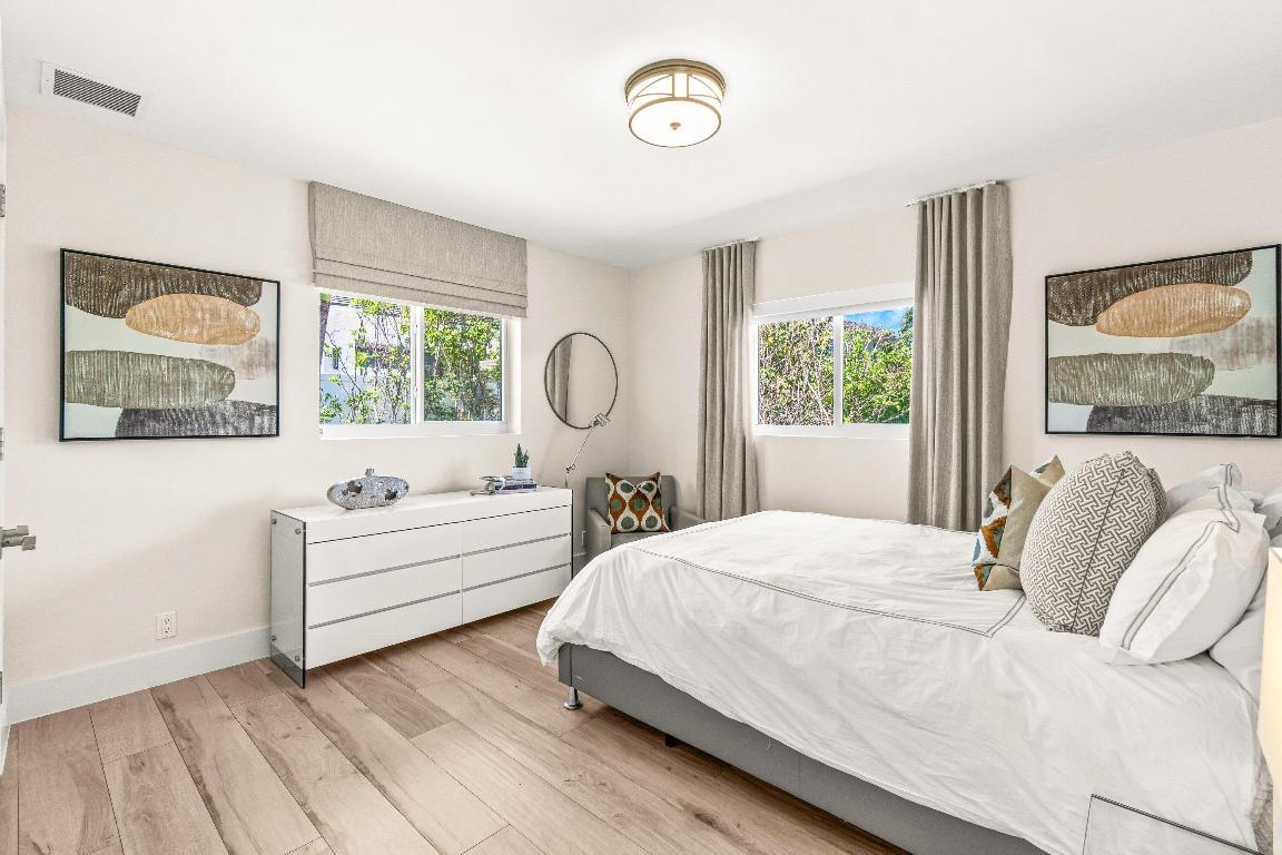 ROYAL PALM YACHT & COUNTRY CLUB - Residential Lease