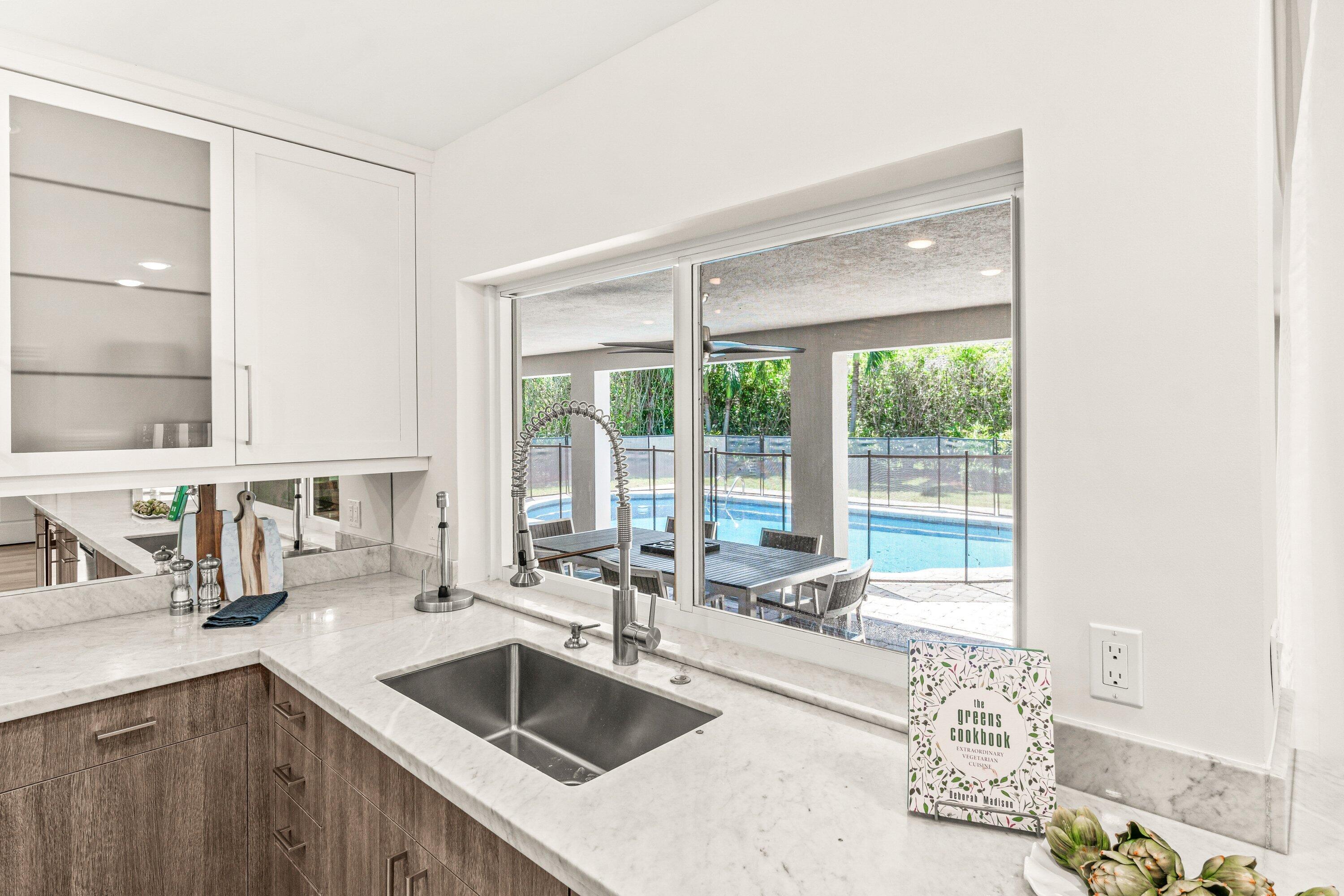 ROYAL PALM YACHT & COUNTRY CLUB - Residential Lease