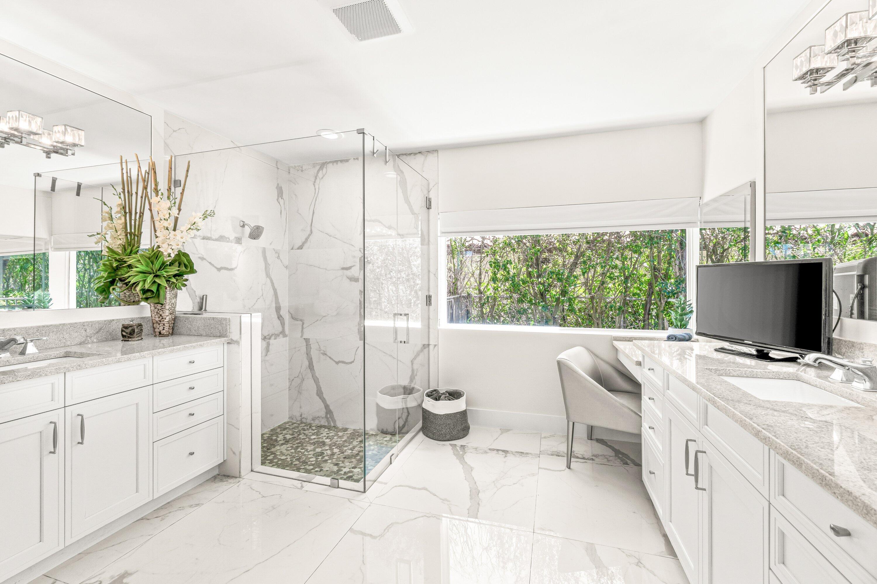 ROYAL PALM YACHT & COUNTRY CLUB - Residential Lease