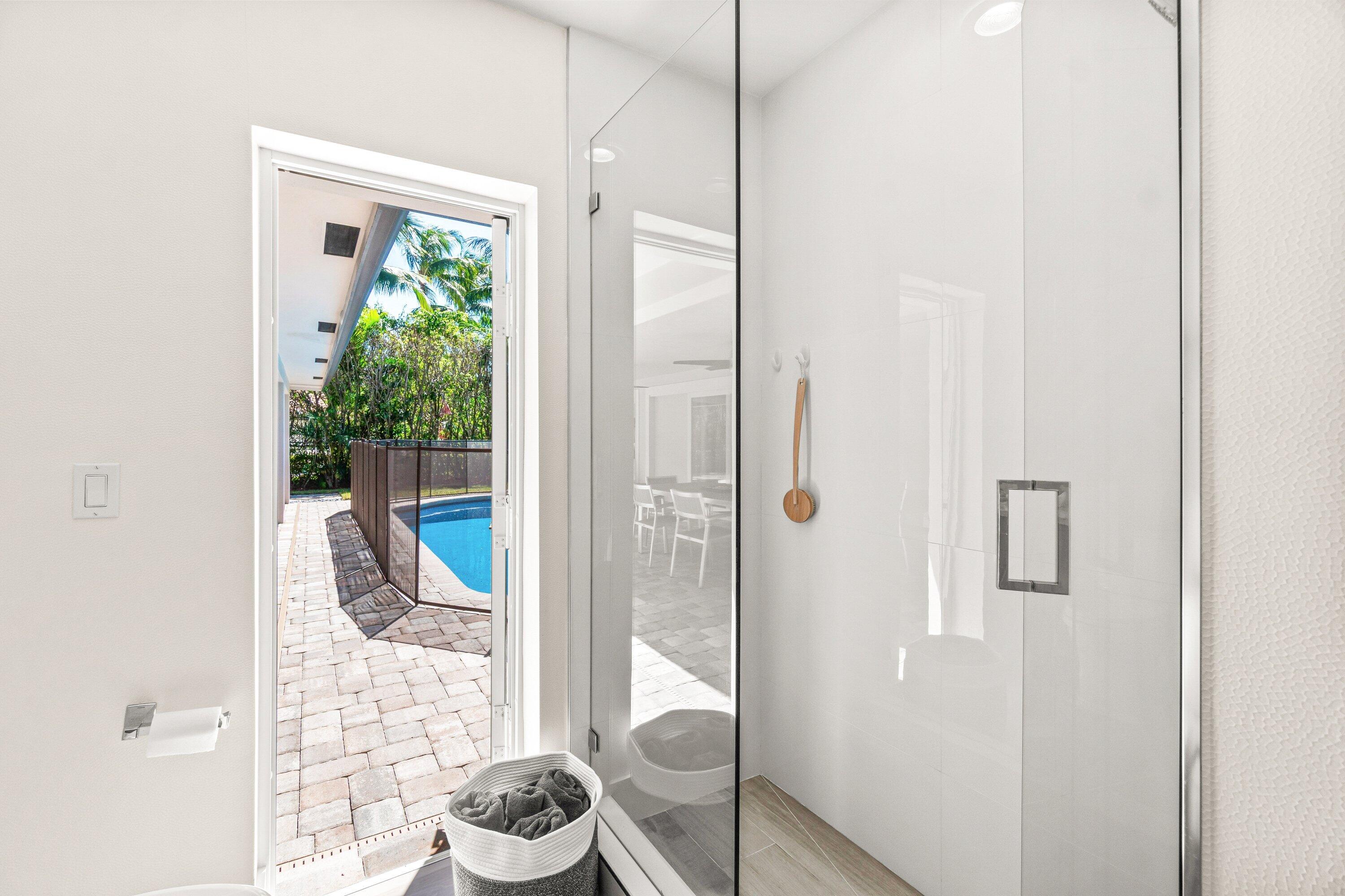 ROYAL PALM YACHT & COUNTRY CLUB - Residential Lease