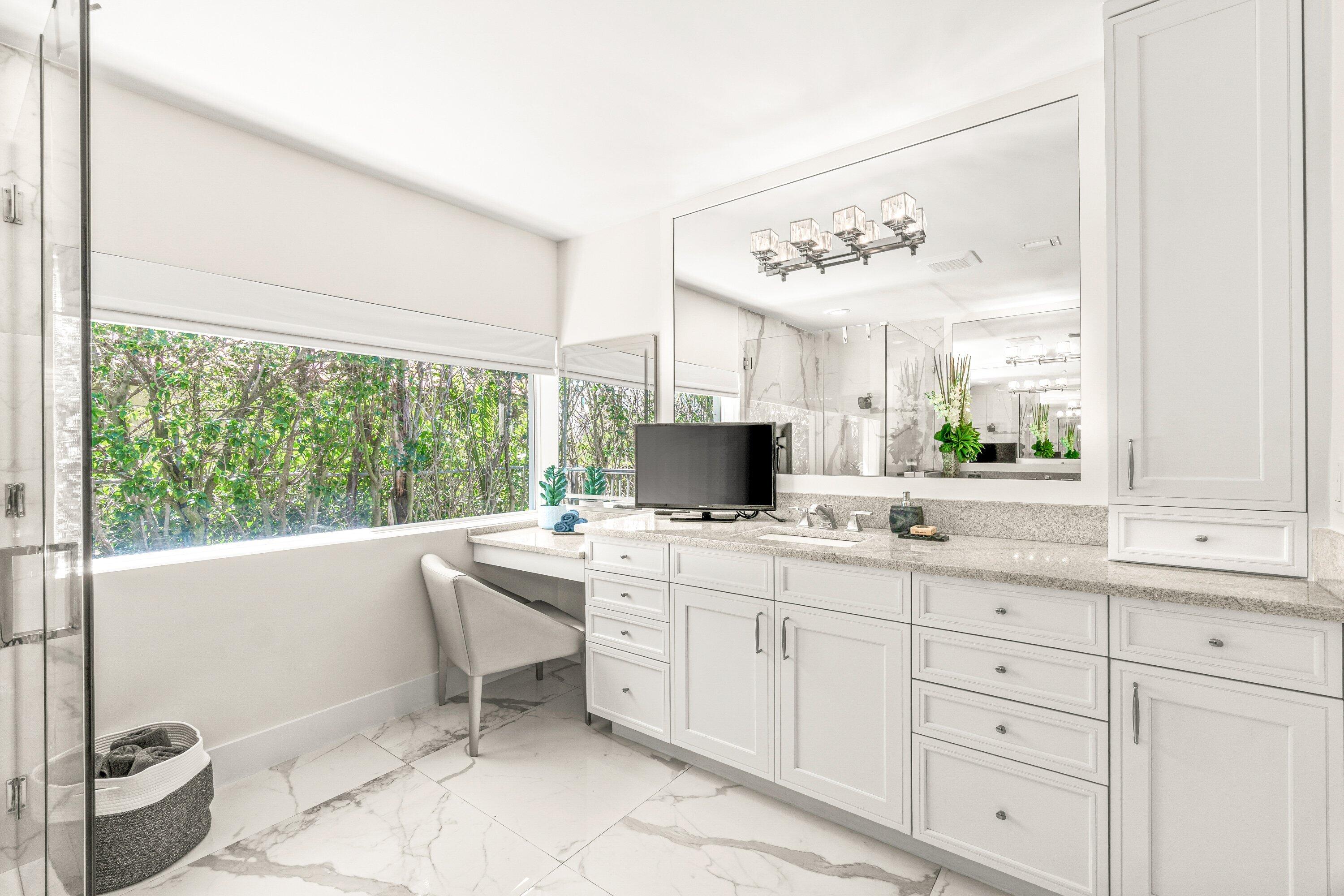 ROYAL PALM YACHT & COUNTRY CLUB - Residential Lease