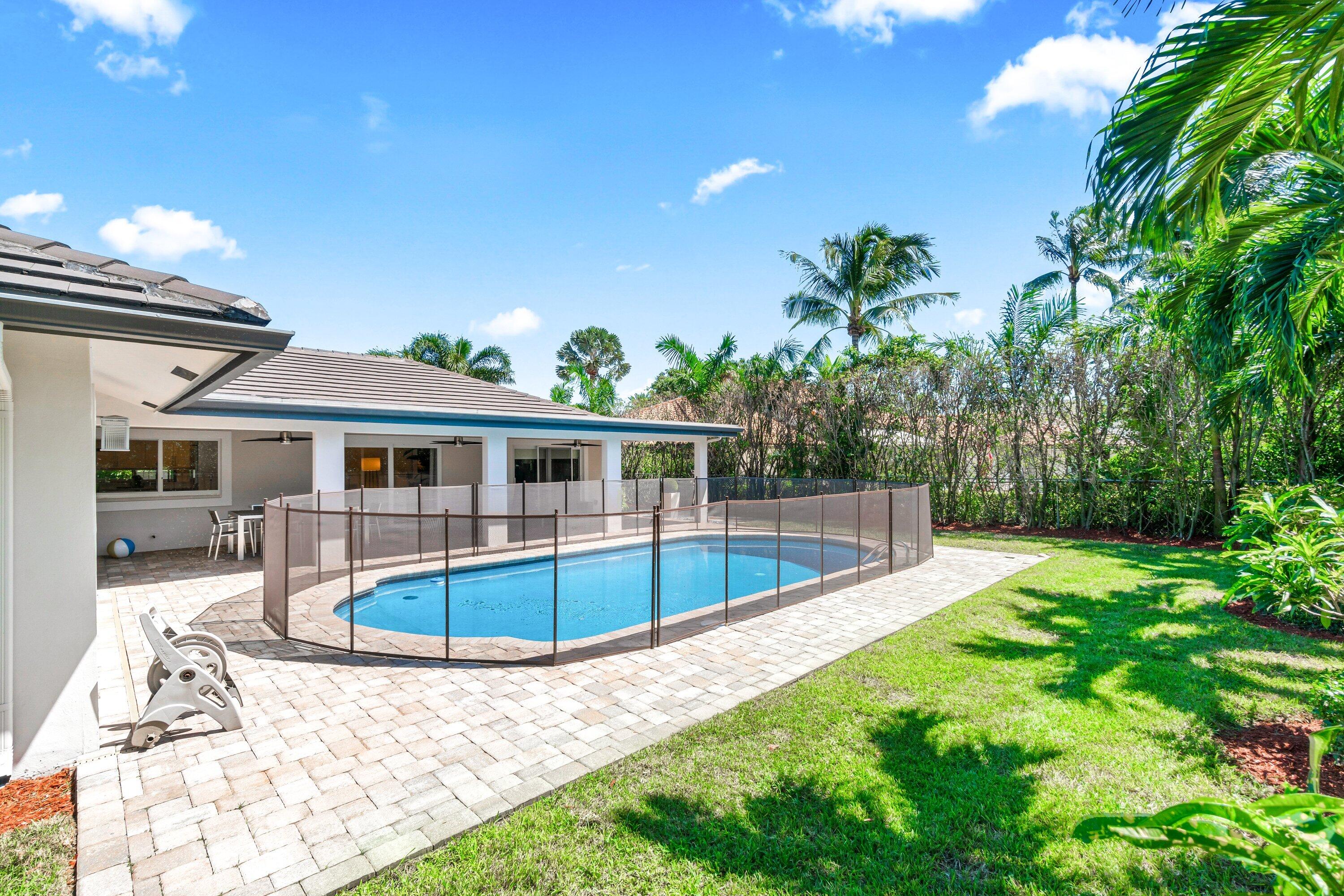 ROYAL PALM YACHT & COUNTRY CLUB - Residential Lease