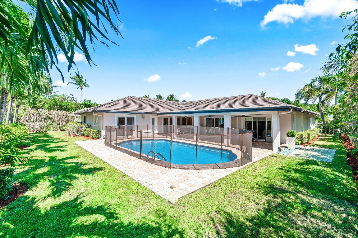 ROYAL PALM YACHT & COUNTRY CLUB - Residential Lease