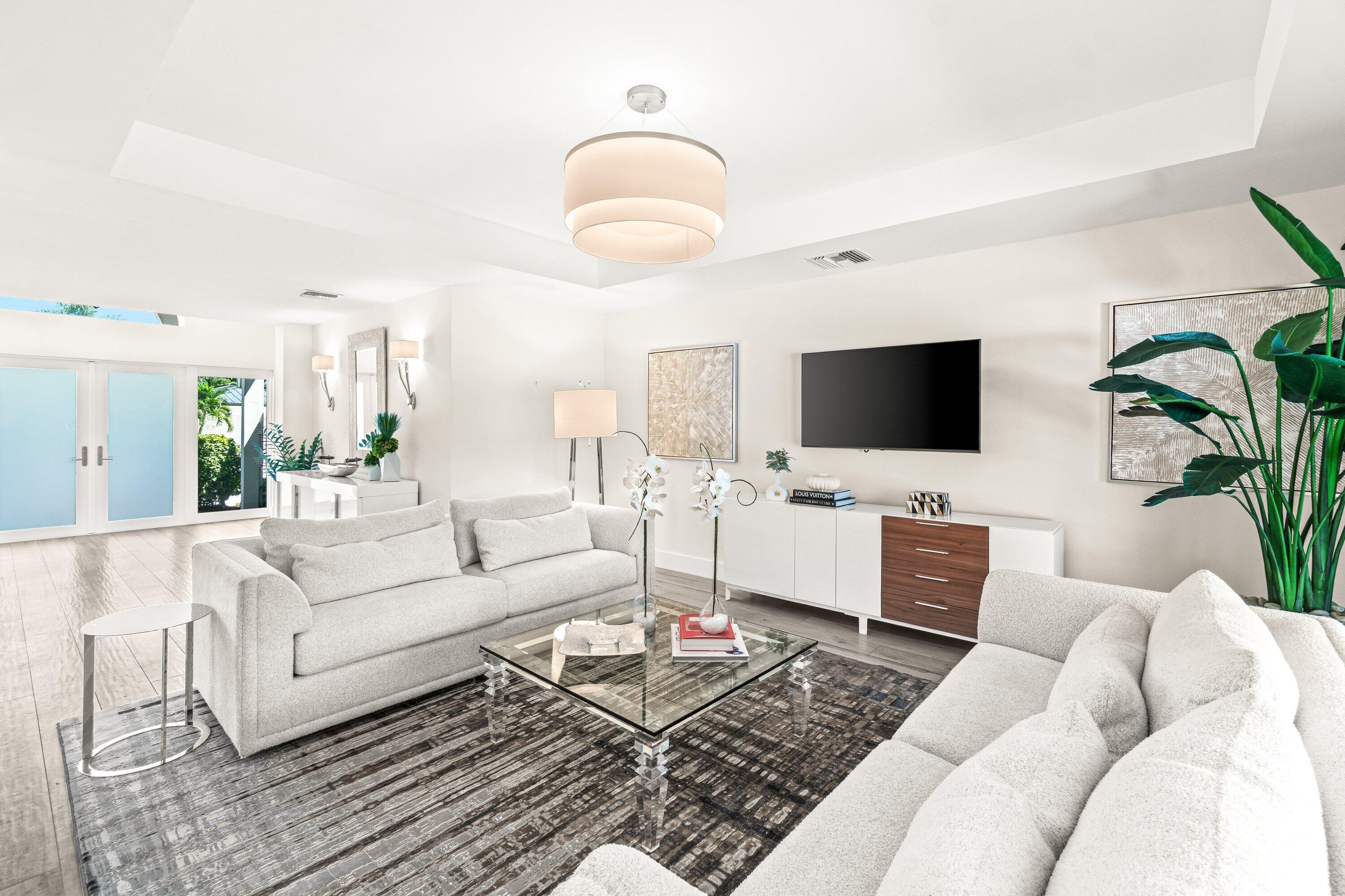 ROYAL PALM YACHT & COUNTRY CLUB - Residential Lease