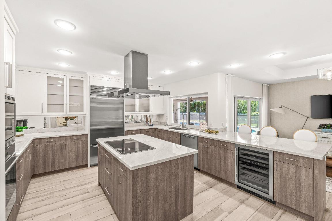 ROYAL PALM YACHT & COUNTRY CLUB - Residential Lease