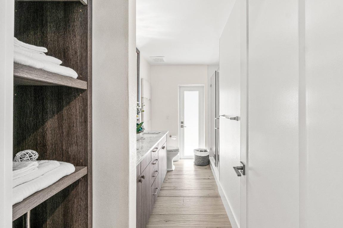 ROYAL PALM YACHT & COUNTRY CLUB - Residential Lease