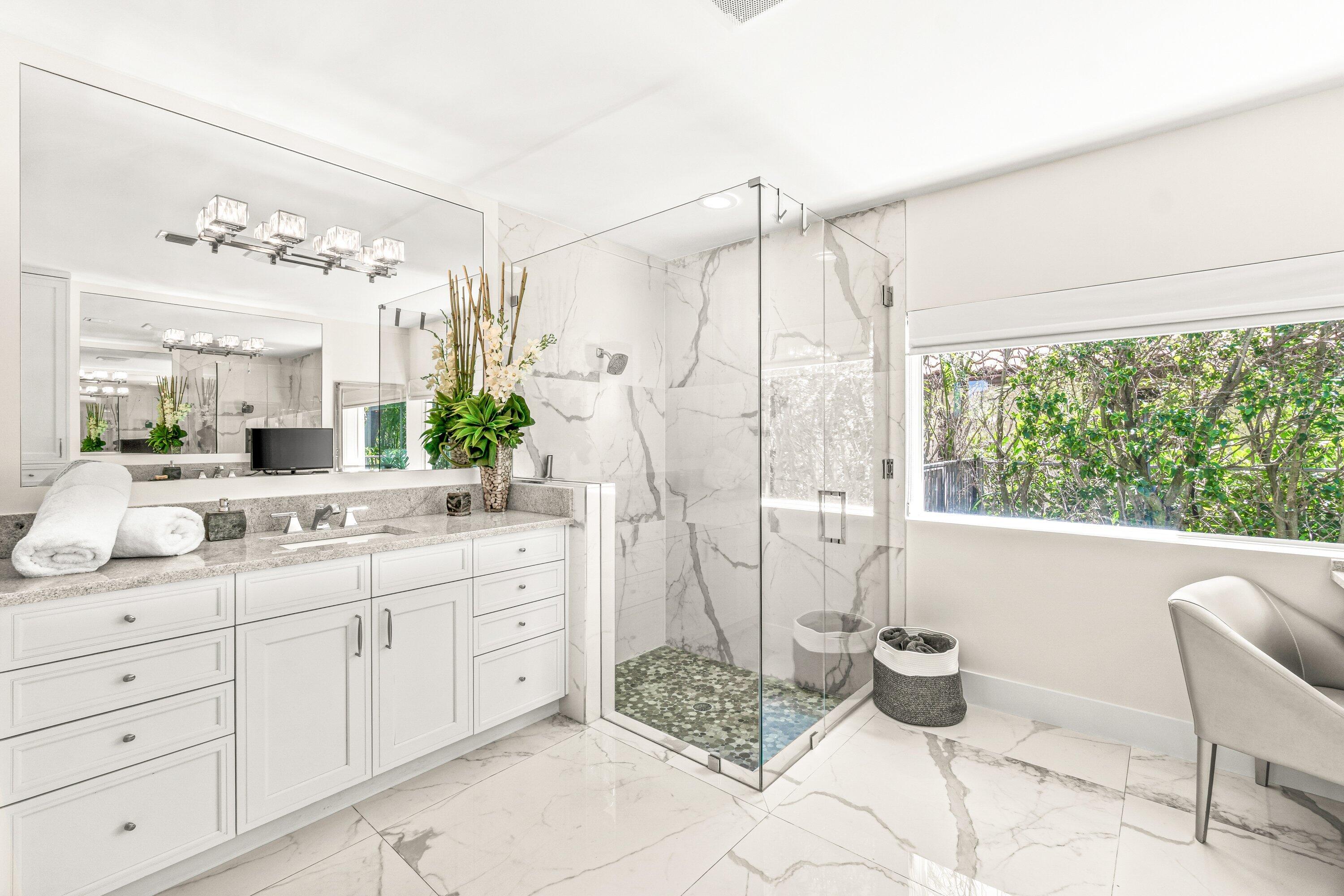 ROYAL PALM YACHT & COUNTRY CLUB - Residential Lease