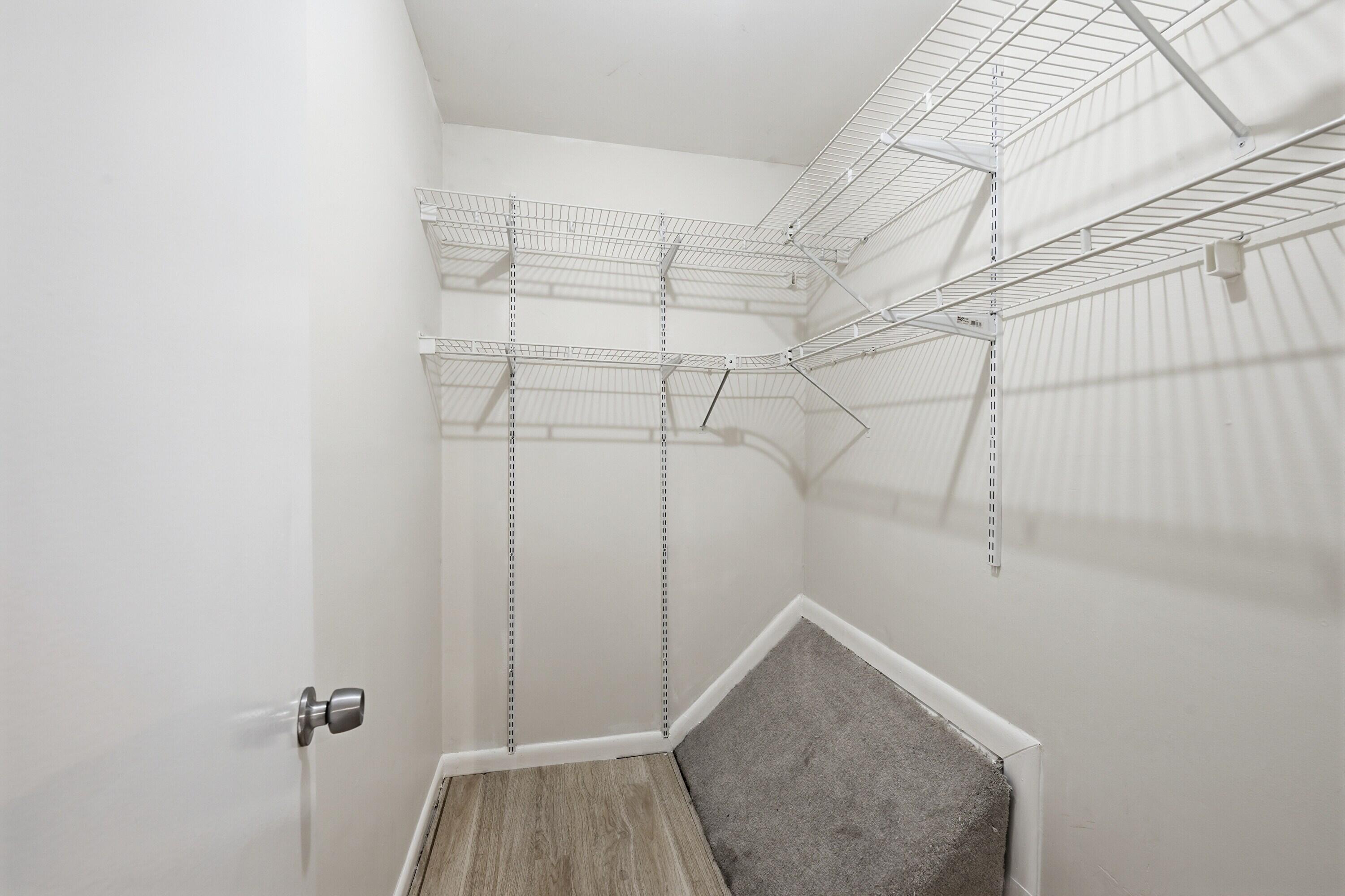 FOREST VILLAS CONDO APTS - Residential Lease