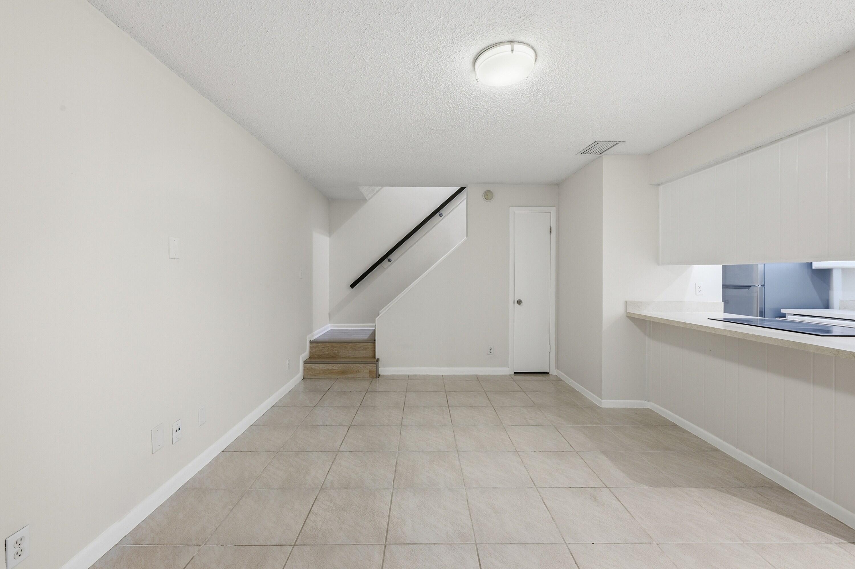 FOREST VILLAS CONDO APTS - Residential Lease