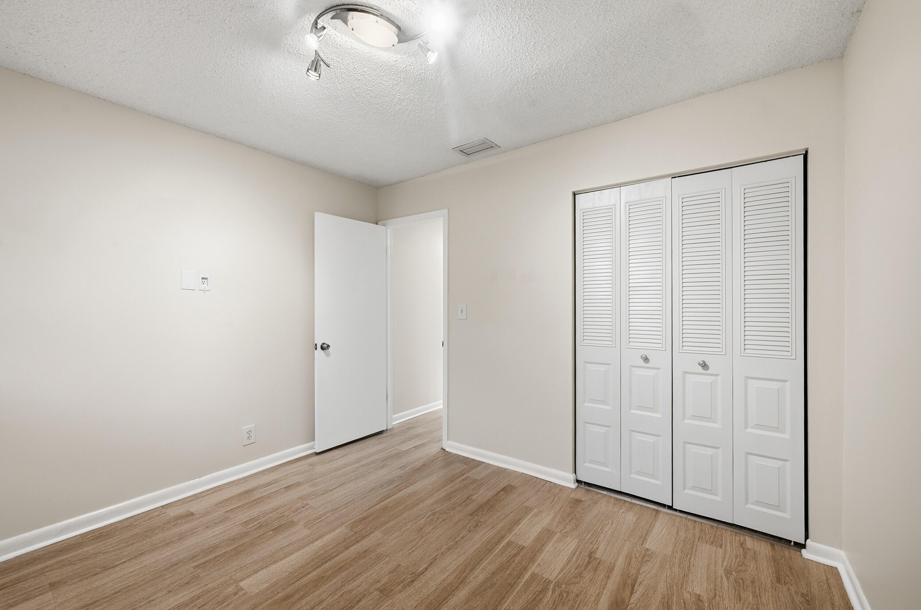 FOREST VILLAS CONDO APTS - Residential Lease