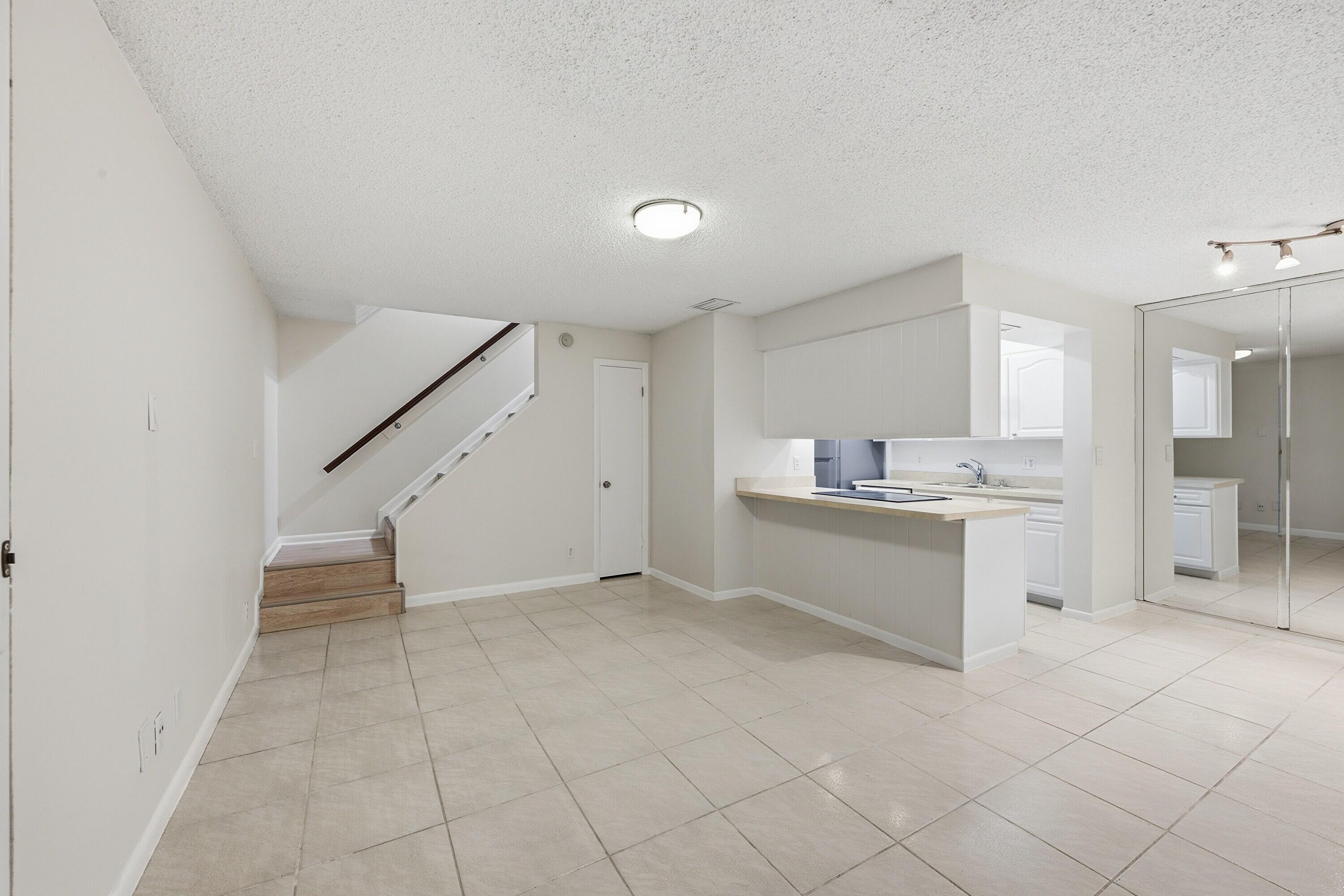 FOREST VILLAS CONDO APTS - Residential Lease