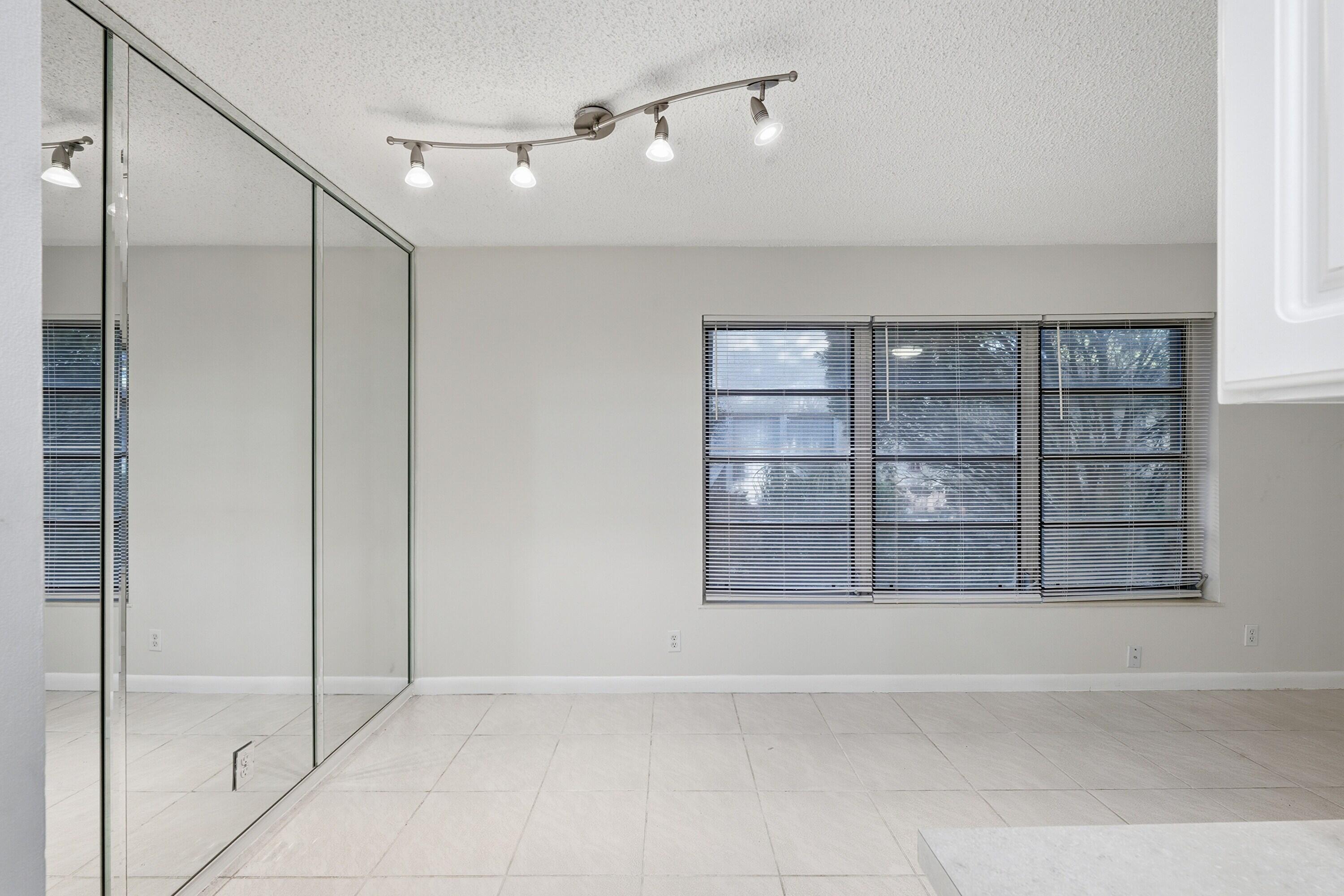 FOREST VILLAS CONDO APTS - Residential Lease