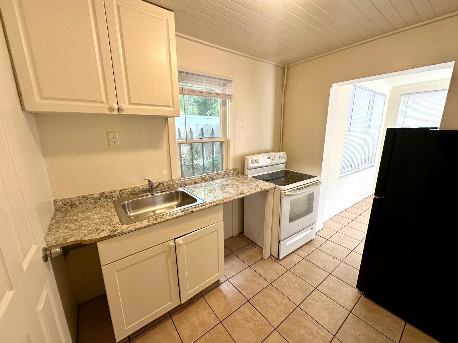NORTH PALM BCH 2 - Residential Lease