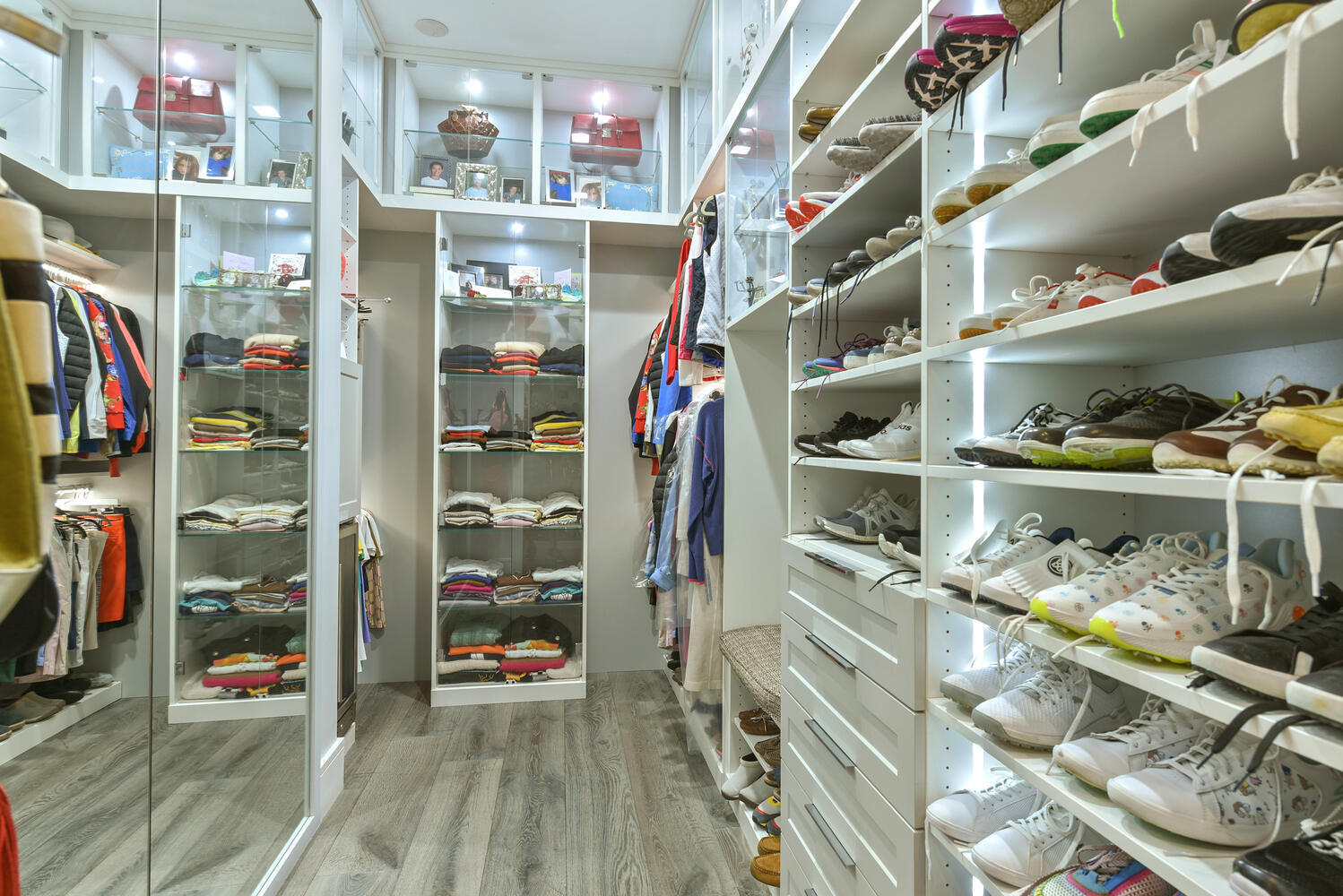 ROYAL PALM YACHT & COUNTRY CLUB - Residential