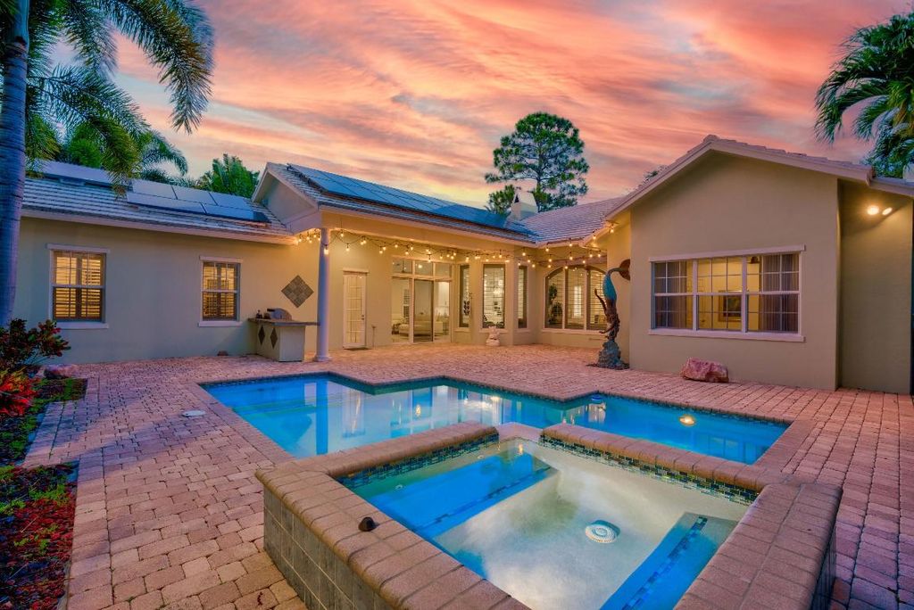 Photo of 3326 Greenway Drive, Jupiter, FL 33458 (MLS # R10972325)