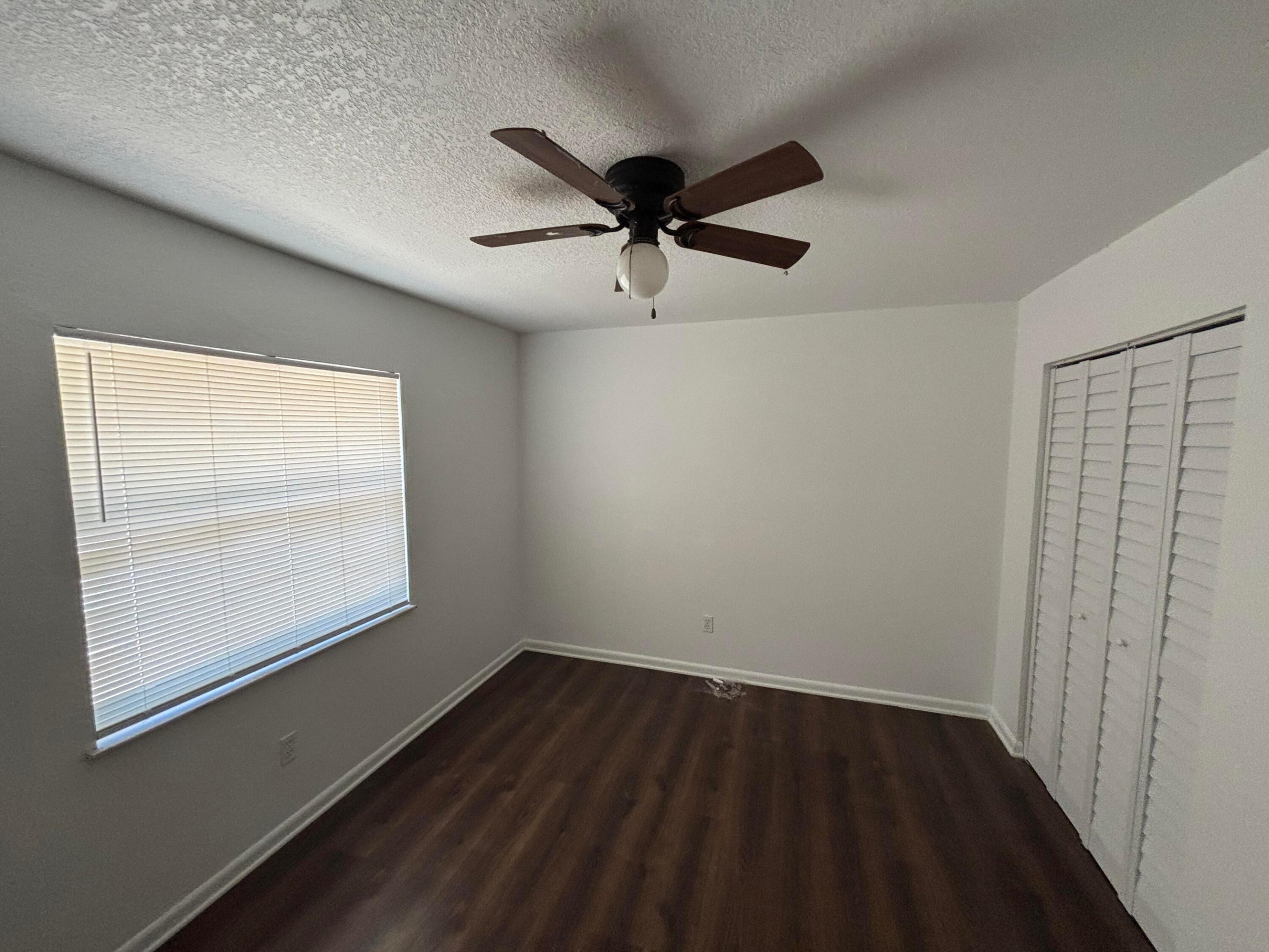 LAKEWOOD PARK - Residential Lease