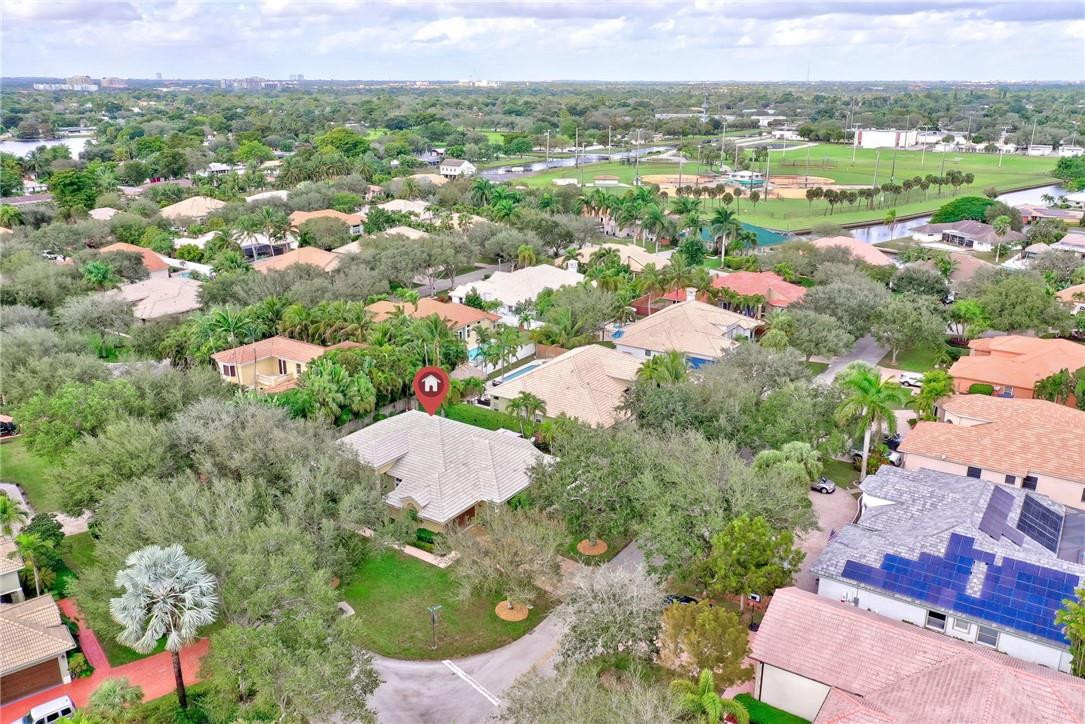 Isla Del Sol 85-32 B - Residential