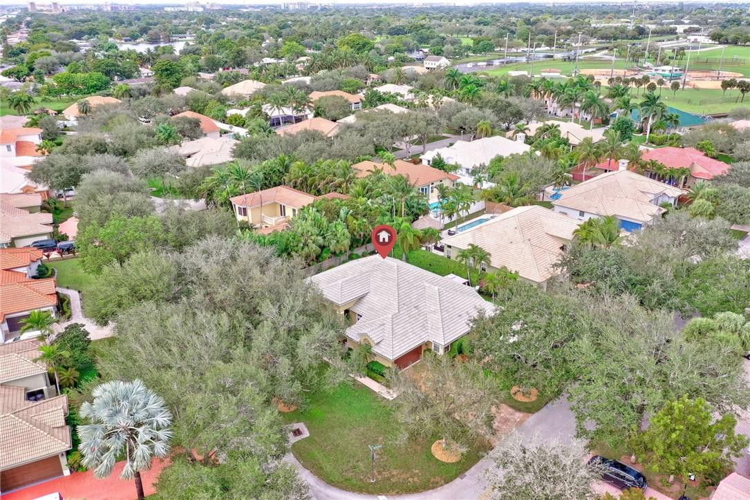 Isla Del Sol 85-32 B - Residential