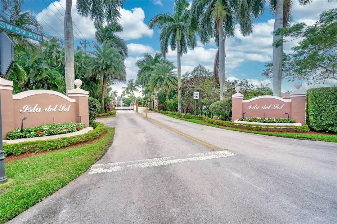 Isla Del Sol 85-32 B - Residential