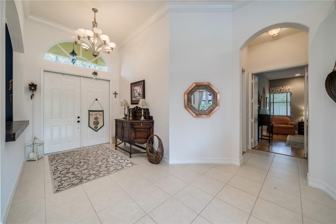 Isla Del Sol 85-32 B - Residential