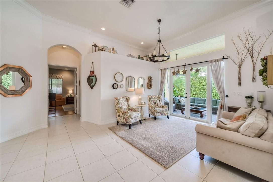 Isla Del Sol 85-32 B - Residential