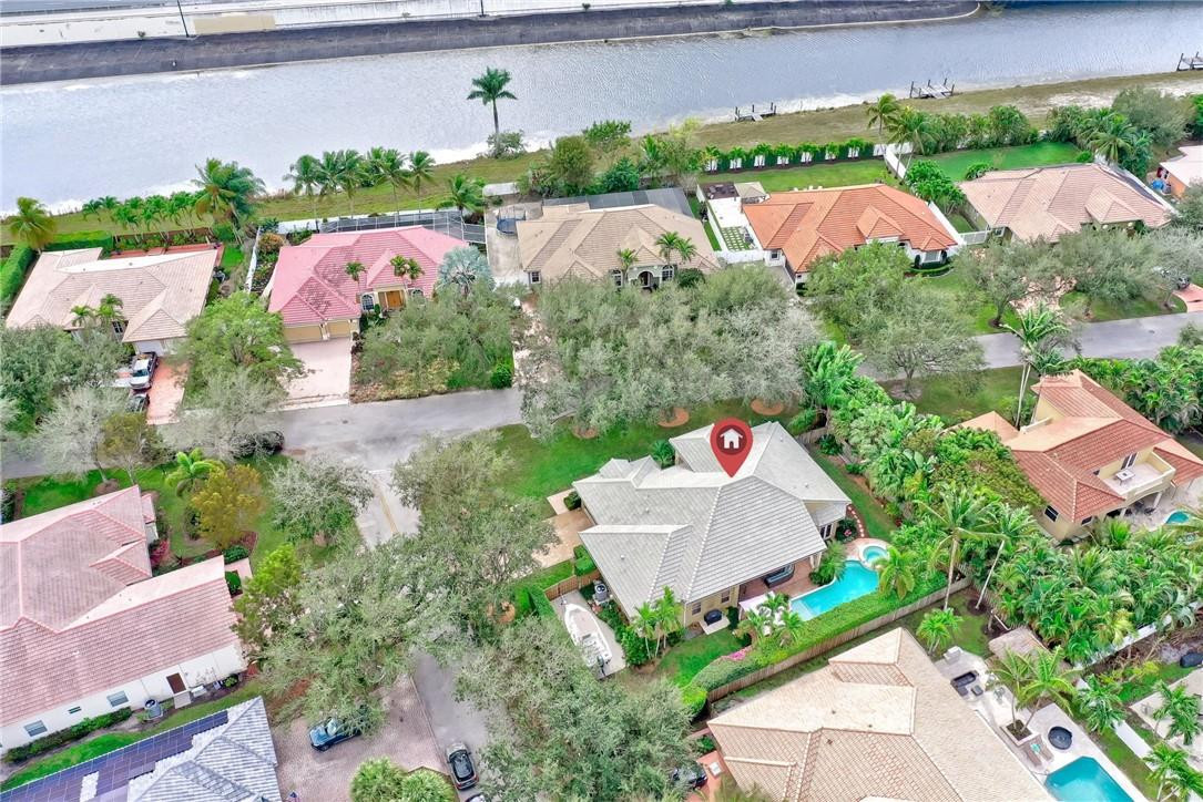 Isla Del Sol 85-32 B - Residential
