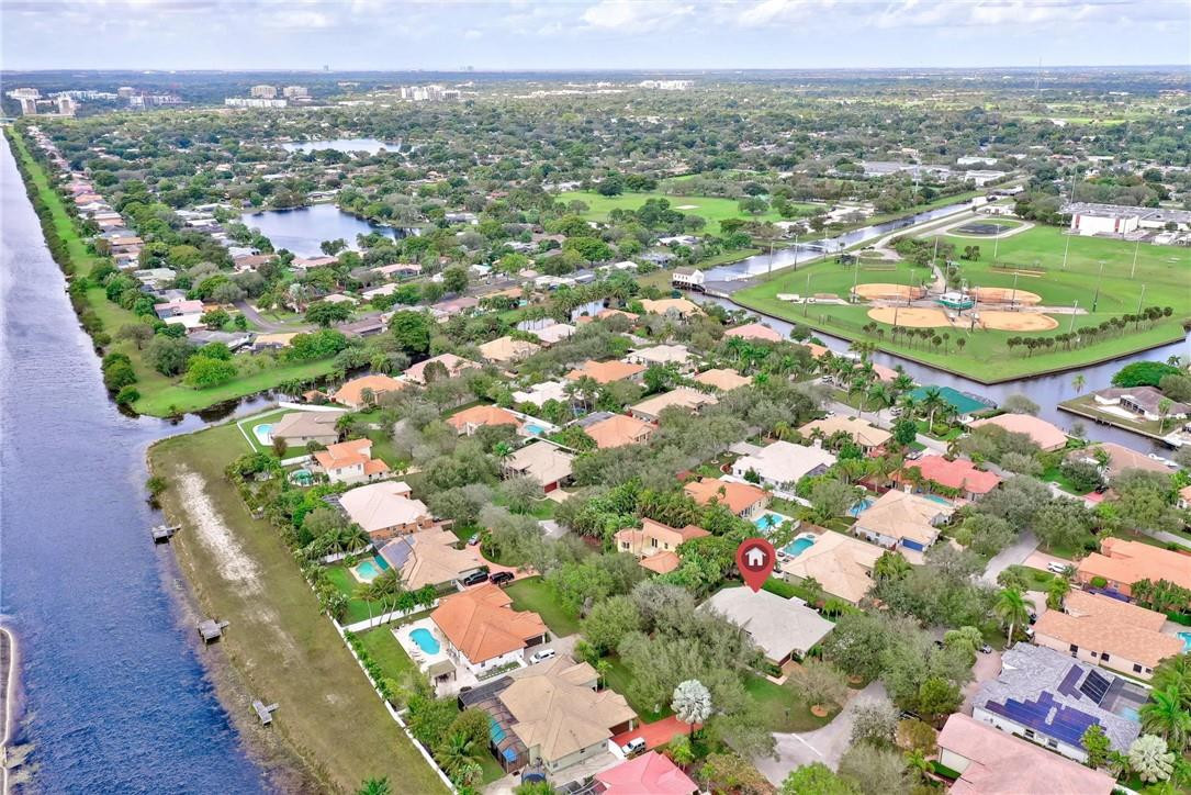 Isla Del Sol 85-32 B - Residential