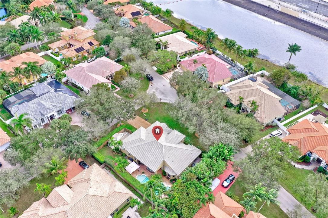 Isla Del Sol 85-32 B - Residential