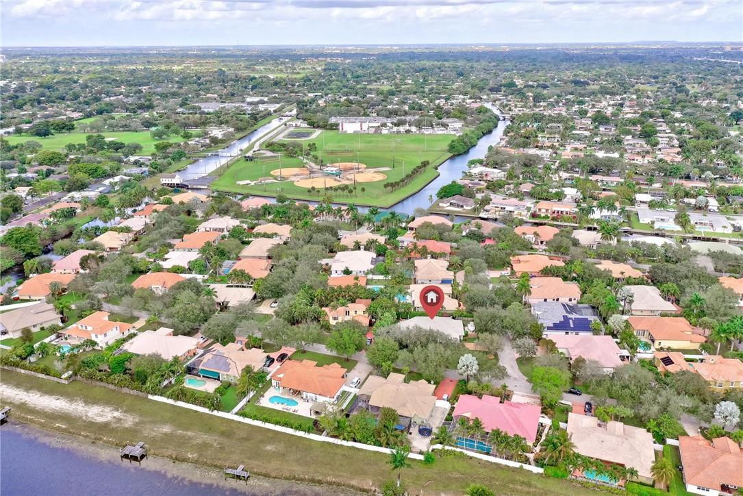 Isla Del Sol 85-32 B - Residential