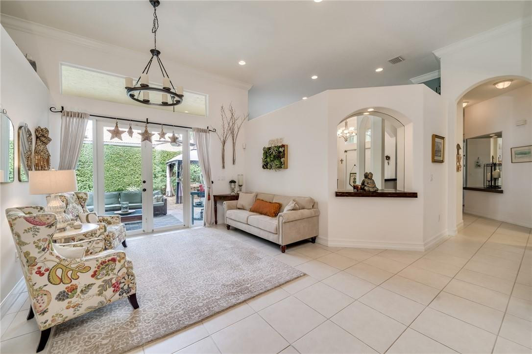 Isla Del Sol 85-32 B - Residential