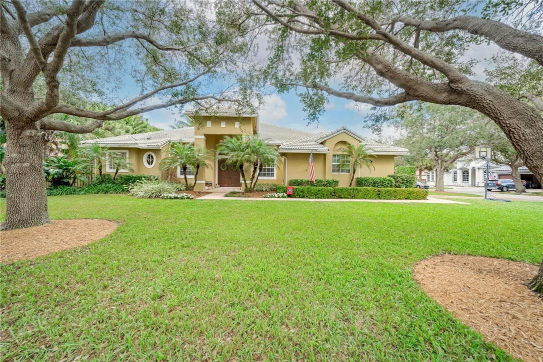 Isla Del Sol 85-32 B - Residential