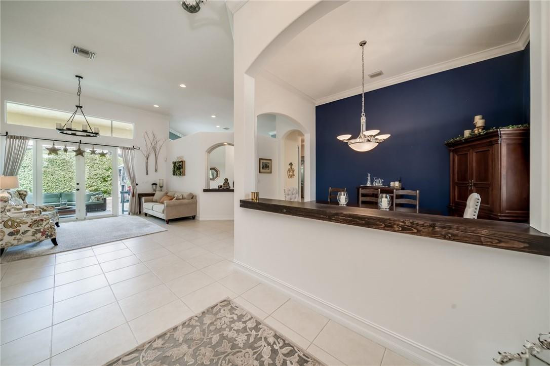 Isla Del Sol 85-32 B - Residential
