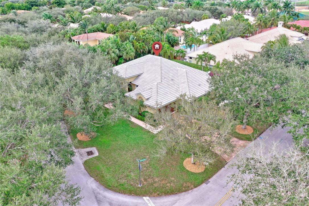 Isla Del Sol 85-32 B - Residential