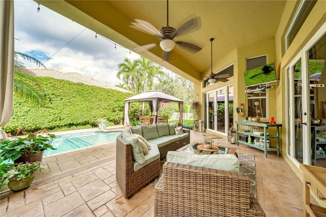 Isla Del Sol 85-32 B - Residential