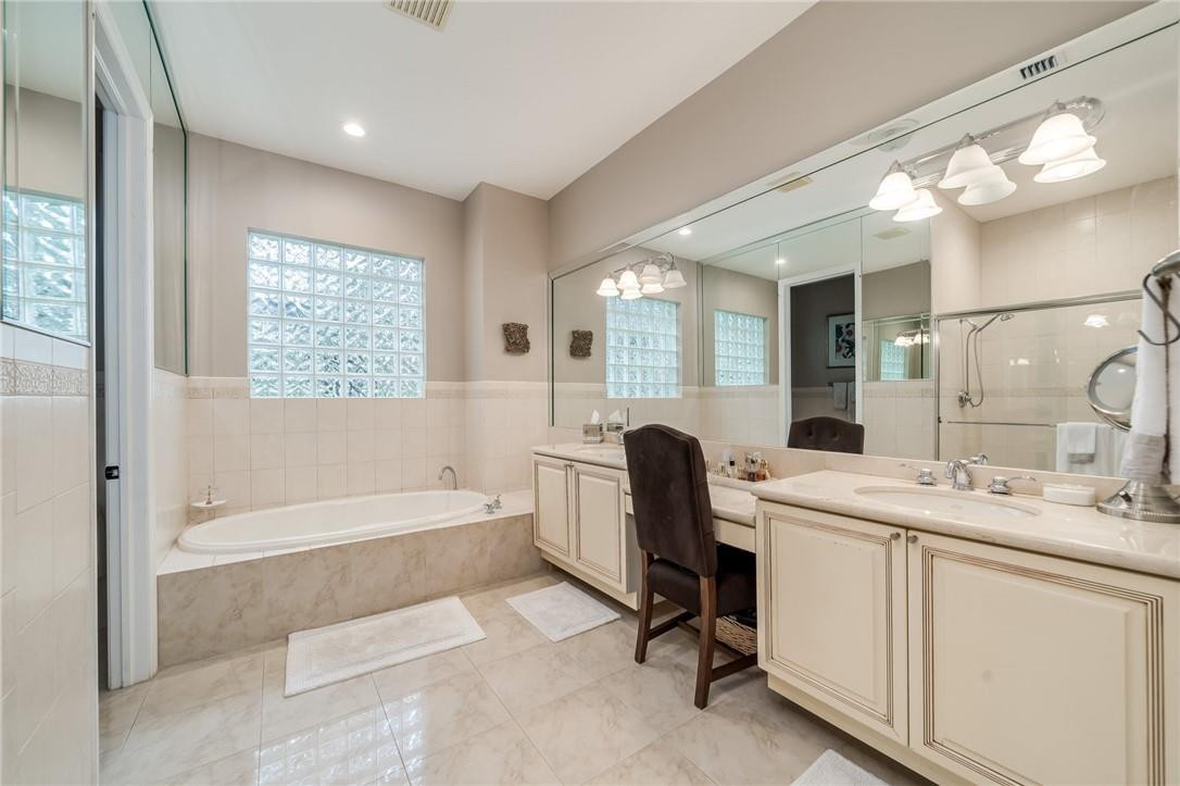 Isla Del Sol 85-32 B - Residential