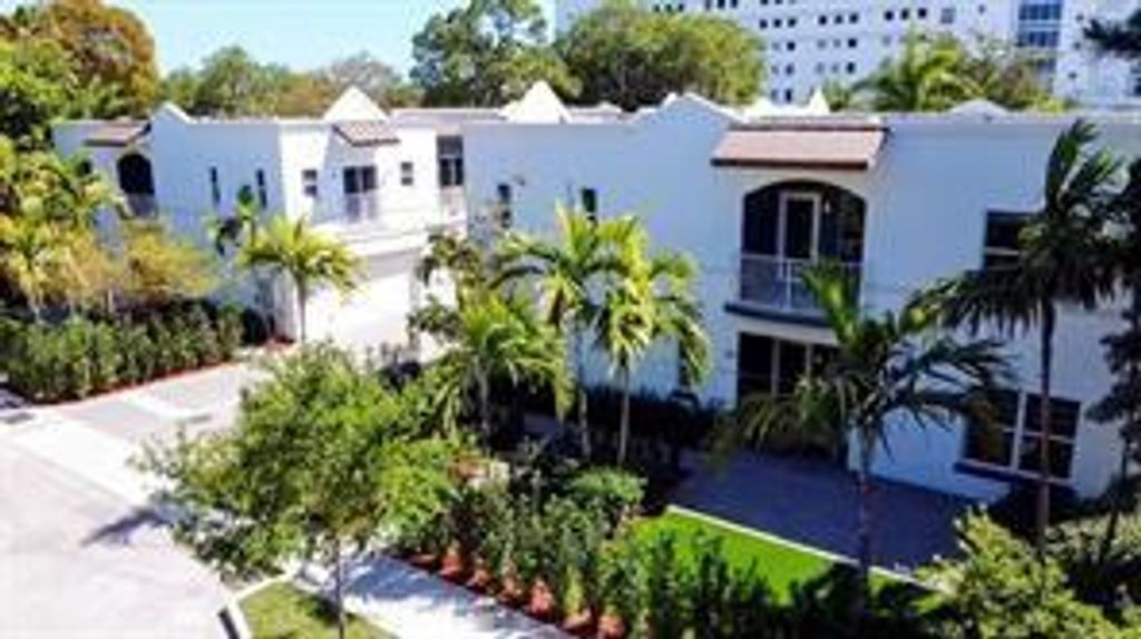 Photo of 424 SE 16th Street, Fort Lauderdale, FL 33316 (MLS # F10531481)