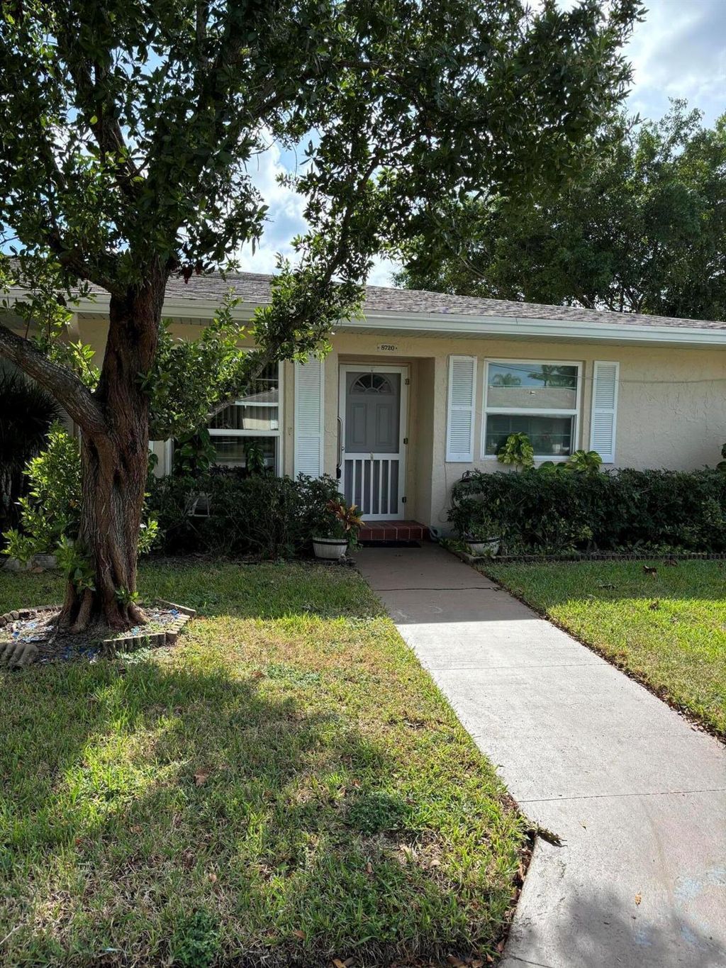 Photo of 8720 Belle Aire Drive, Boca Raton, FL 33433 (MLS # R11080373)