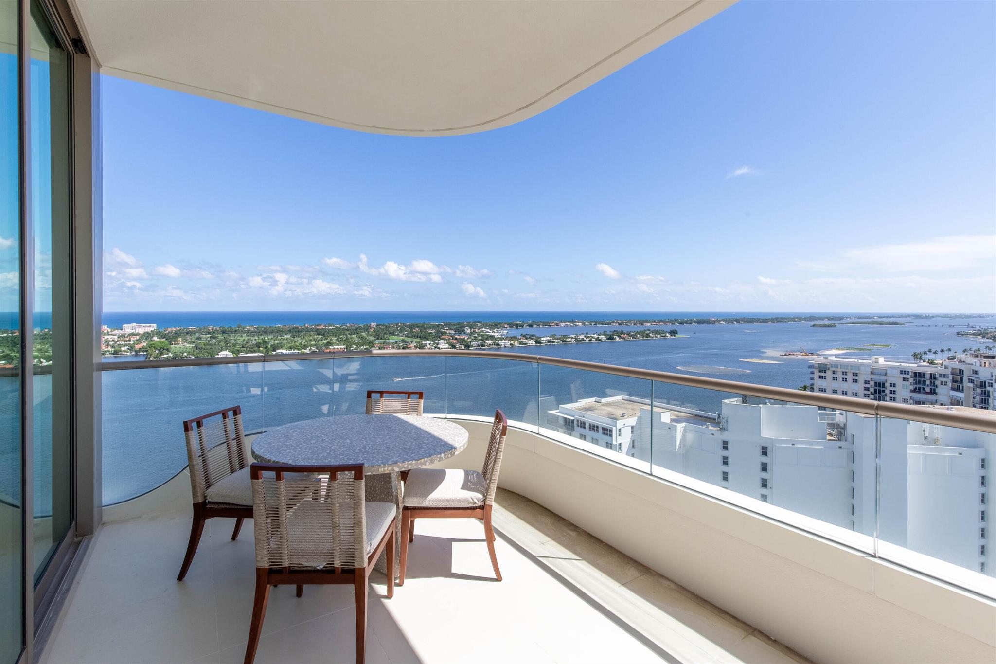 La Clara - Residential