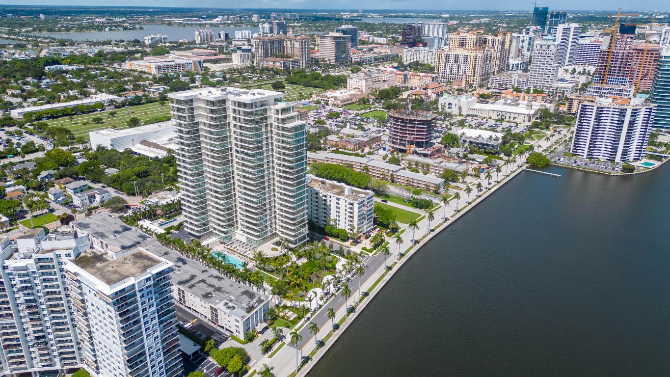 La Clara - Residential