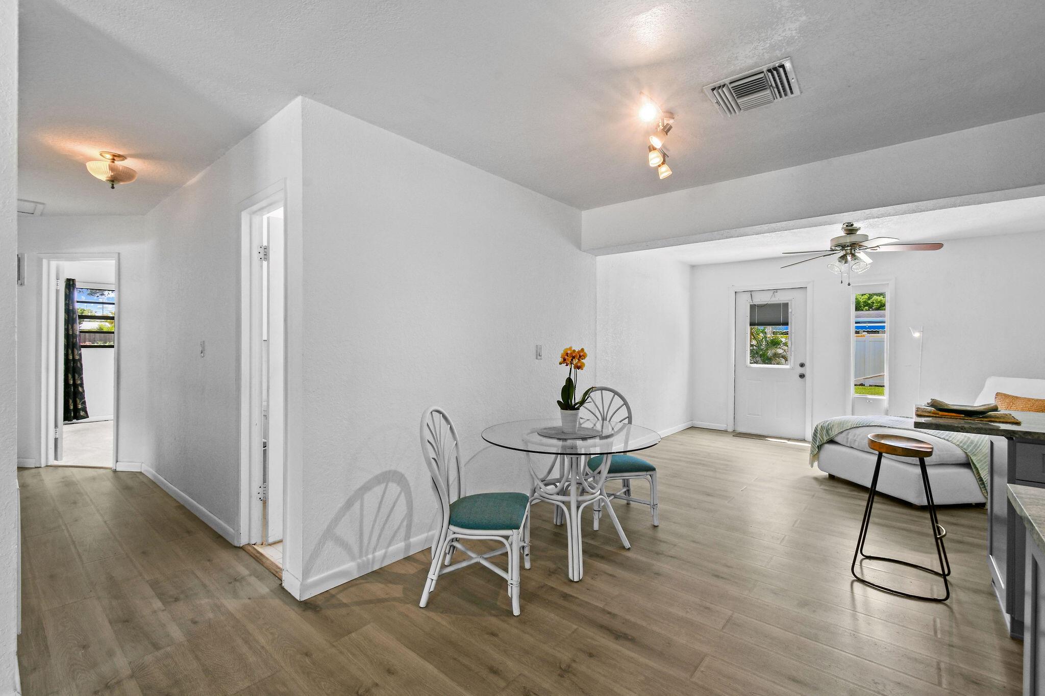 704 W Jasmine Drive