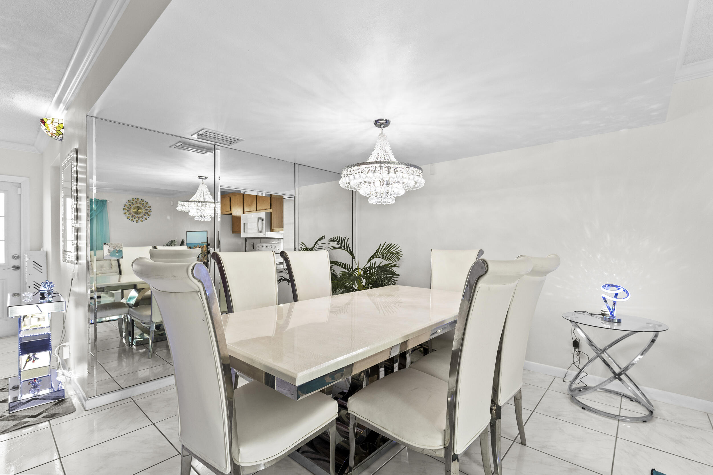 CHARTER CLUB OF PALM BEACH - Residential