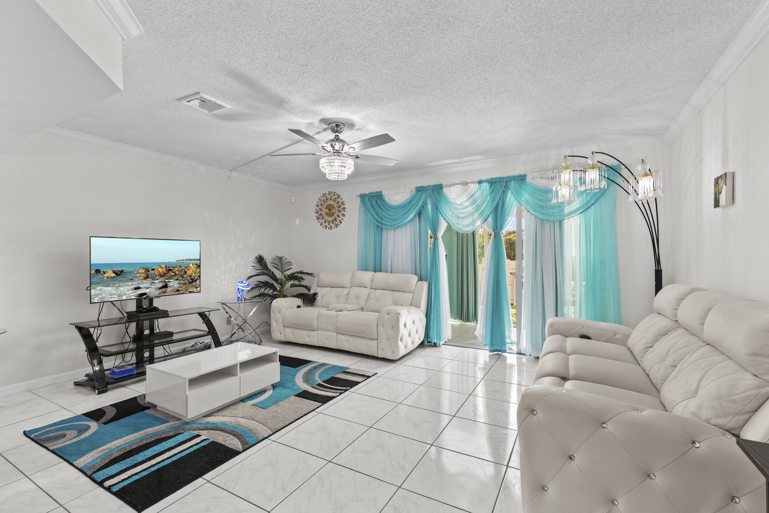 CHARTER CLUB OF PALM BEACH - Residential