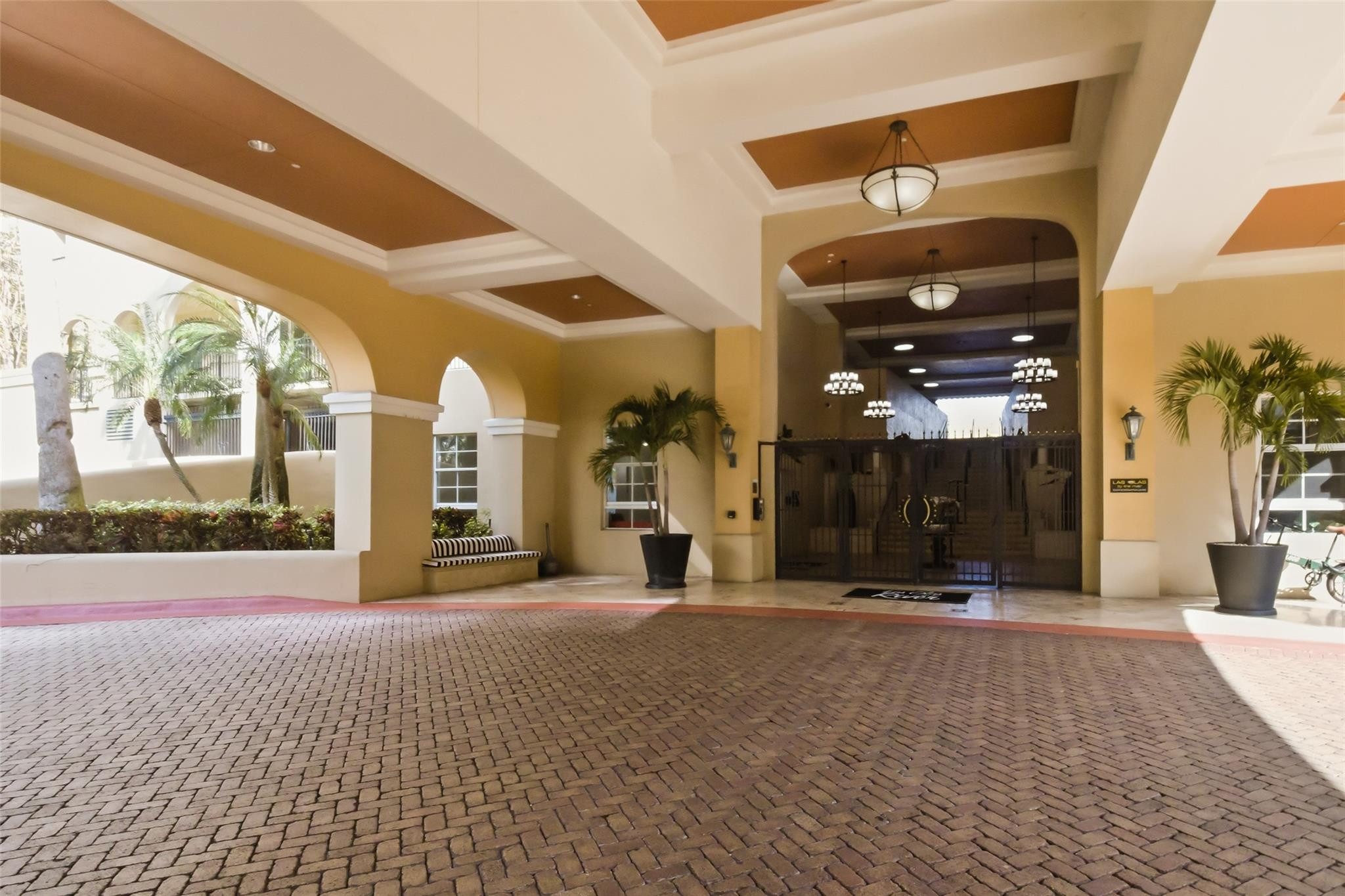 LAS OLAS BY THE RIVER CON - Residential