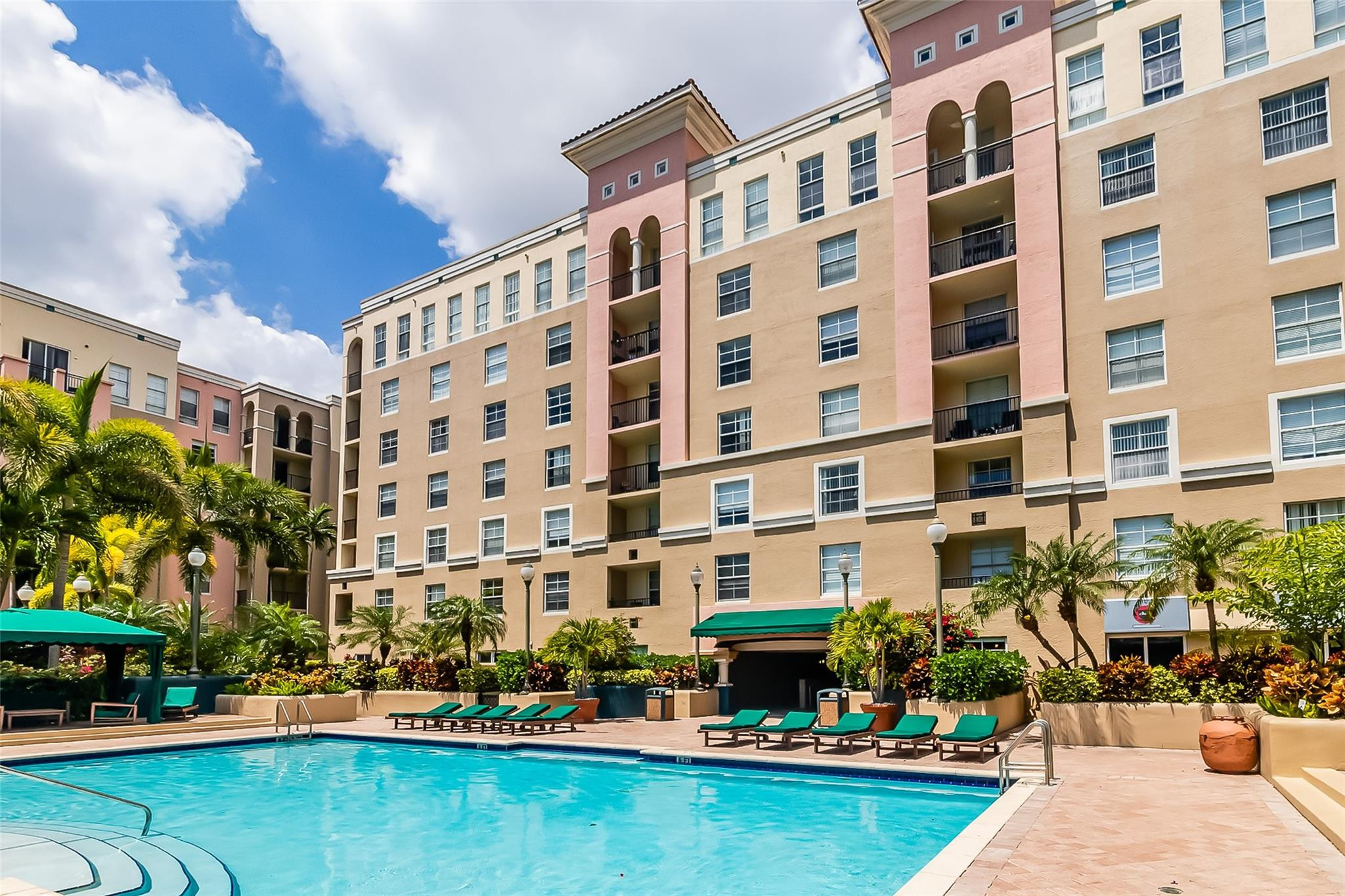 LAS OLAS BY THE RIVER CON - Residential