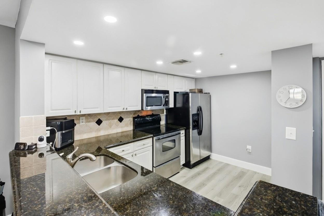 LAS OLAS BY THE RIVER CON - Residential